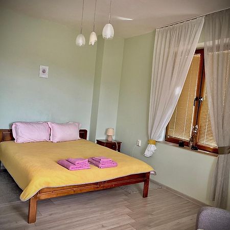 The Sunny Guest House Of Veliko Tarnovo-Amazing View, Top Location Eksteriør billede